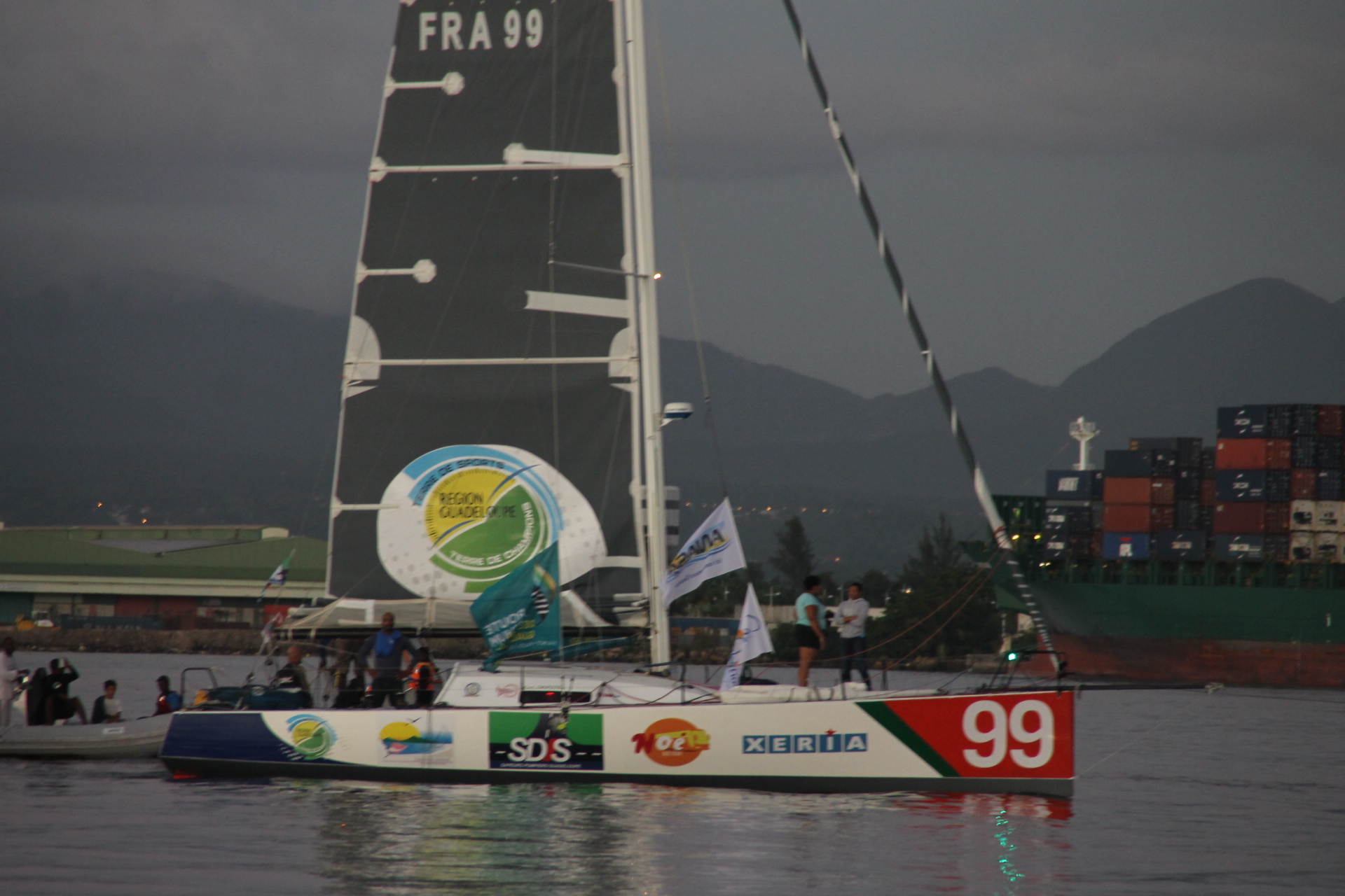 Le petit monocoque Pèp Gwadloup.JPG