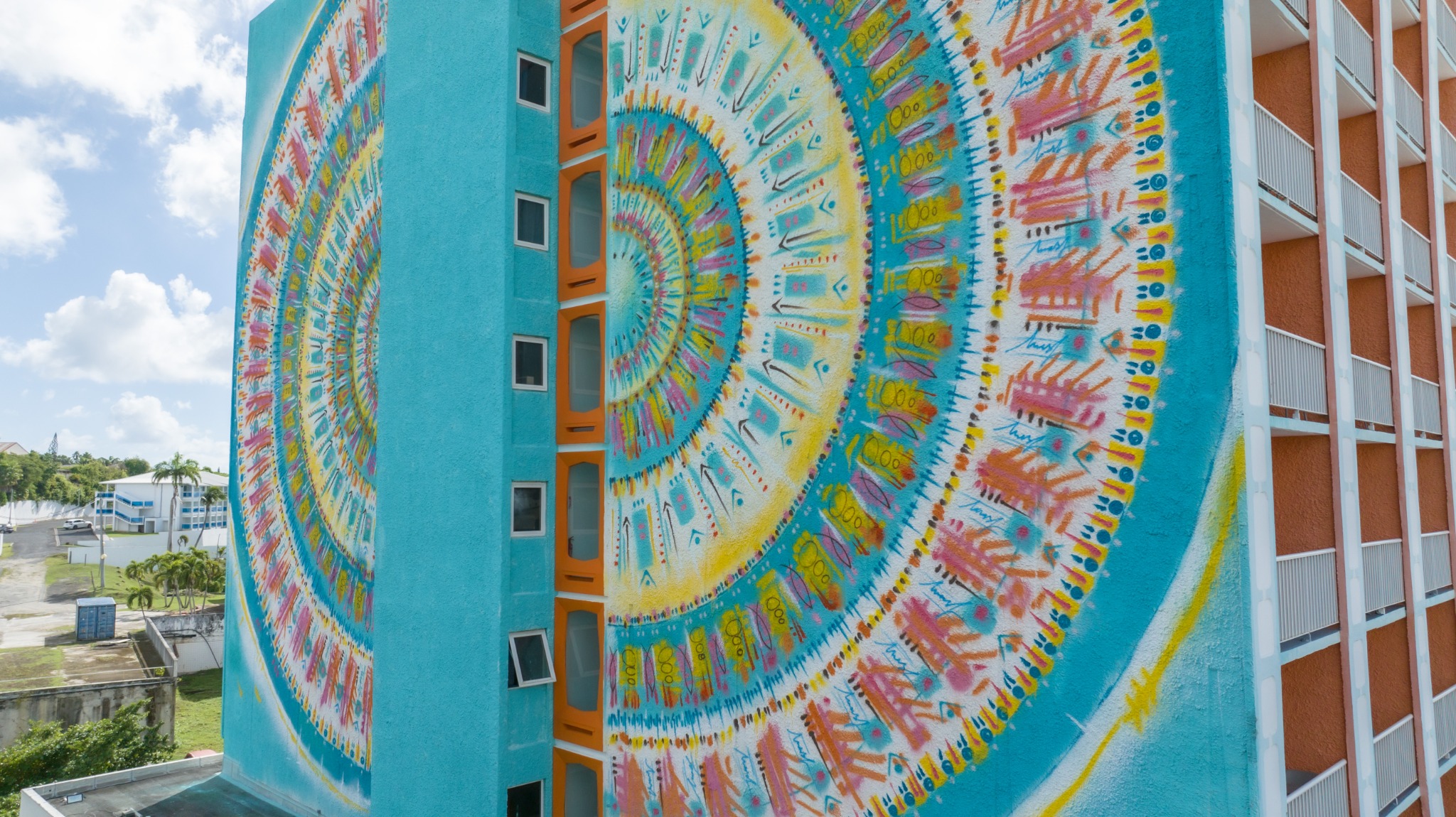 Détail de la façade de l'Arawak